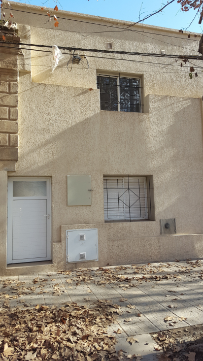 Hip&oacute;lito Irigoyen 518 - Dto. 3